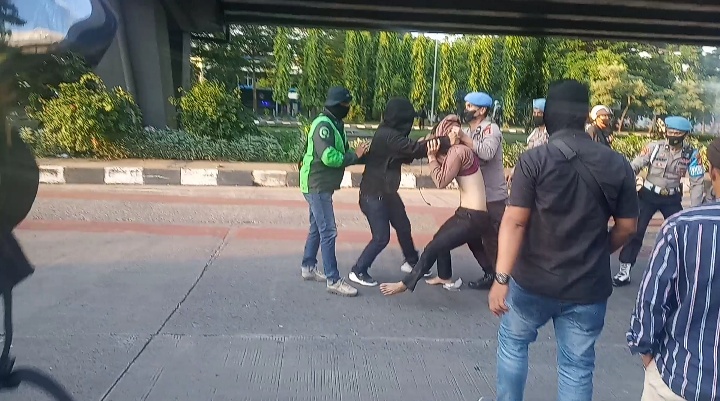 Kapolda Sulsel Sebut Aksi Unjuk Rasa Mahasiswa di Makassar Disusupi Perusuh, 10 Orang Ditangkap 